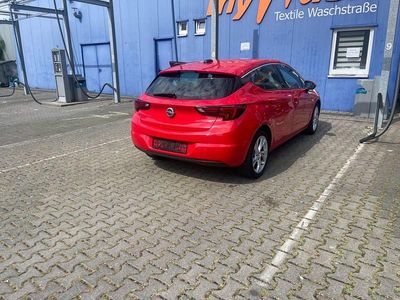 Gebraucht Opel Astra Innovation 136 PS (100 kW) 2017 Rot Limousine