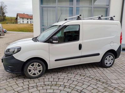 Colore esterno (weiß) Gebraucht 2022 Fiat Doblò Van / Kleinbus | 15.300 €