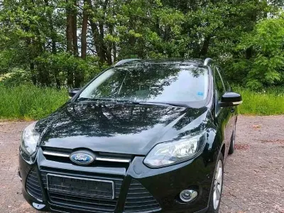 Gebraucht Ford Focus 125 PS (91 kW) 2012 Schwarz Kombi