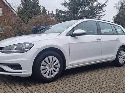 Gebraucht VW Golf VII Trendline 116 PS (85 kW) 2019 Pure white Kombi