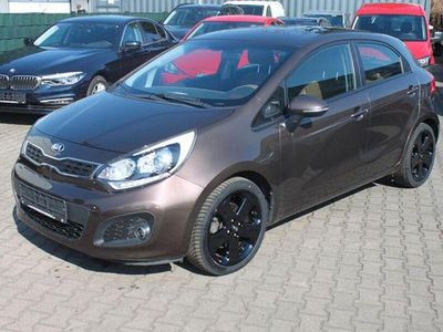 Gebraucht Kia Rio FIFA World Cup Edition 109 PS (80 kW) 2013 Braun Limousine