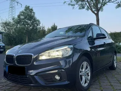 Gebraucht BMW 218 Active Tourer 150 PS (110 kW) 2016 Blau Van / Kleinbus