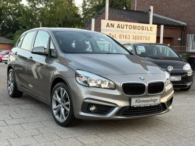 Gebraucht BMW 218 Active Tourer Advantage 136 PS (100 kW) 2016 Silber Van / Kleinbus