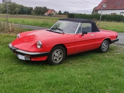 Gebraucht Alfa Romeo Spider 126 PS (92 kW) 1986 Rot Cabrio