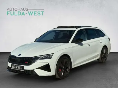 Neu Skoda Octavia RS 265 PS (194 kW) 2026 Moon white Kombi