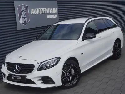 Gebraucht Mercedes C300e AMG line 306 PS (225 kW) 2019 Polarweiss  unilack Kombi