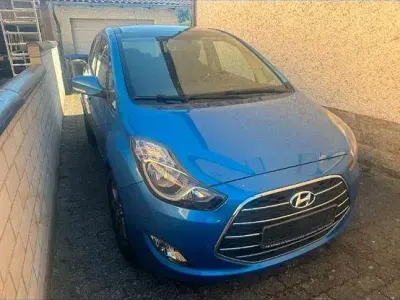 Gebraucht Hyundai ix20 Passion Plus 90 PS (66 kW) 2016 Blau Kleinwagen
