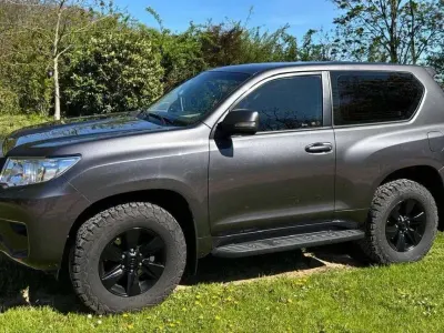 Gebraucht Toyota Land Cruiser Executive 204 PS (150 kW) 2022 Grau SUV