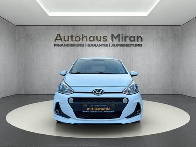 Gebraucht Hyundai i10 Trend 67 PS (49 kW) 2017 Weiß Kleinwagen