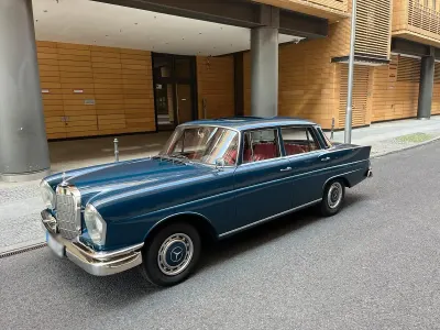 Gebraucht Mercedes 220 120 PS (88 kW) 1963 Blau Limousine