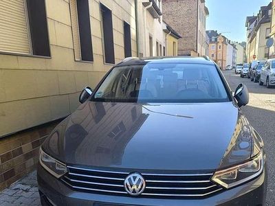 Gebraucht VW Passat Comfortline 120 PS (88 kW) 2016 Limousine