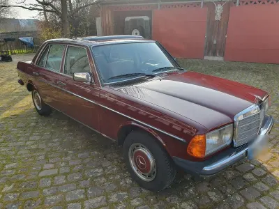 Gebraucht Mercedes E230 136 PS (100 kW) 1984 Rot Limousine
