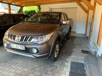 Gebraucht Mitsubishi L200 184 PS (135 kW) 2016 Beige Pickup