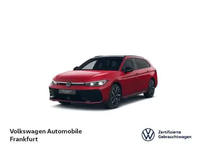 Gebraucht VW Passat R-line 272 PS (200 kW) 2025 Chilirot metallic/grenadillsch Kombi