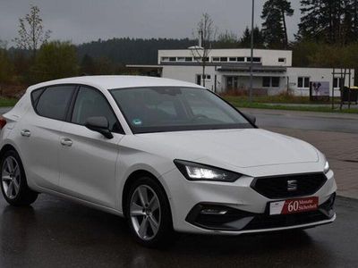 Begagnad Seat Leon FR-Line 150 HK (110 kW) 2023 Vit Sedan