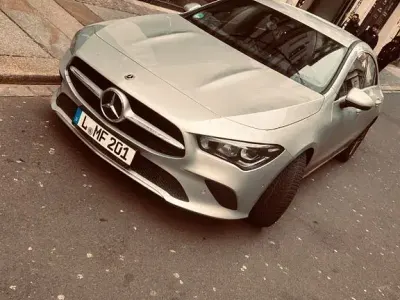 Gebraucht Mercedes CLA180 Progressive 136 PS (100 kW) 2020 Silber Limousine