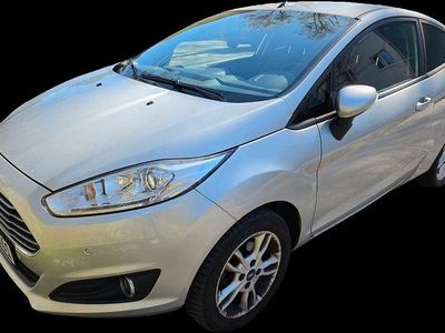 Usata Ford Fiesta SYNC Edition 82 CV (60 kW) 2015 Argento Utilitaria