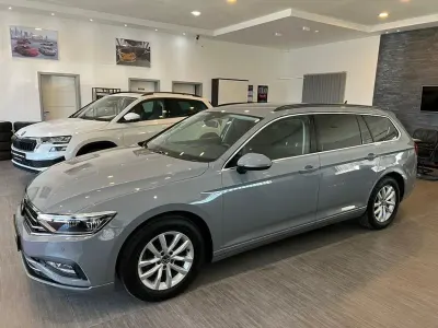 Gebraucht VW Passat 150 PS (110 kW) 2022 Grau Kombi