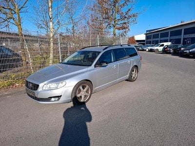Gebraucht Volvo V70 210 PS (154 kW) 2014 Silber Kombi