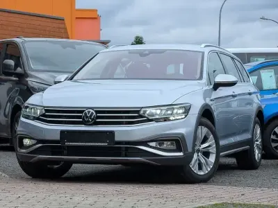 Gebraucht VW Passat Alltrack Business 200 PS (147 kW) 2023 Scale silver metallic Kombi