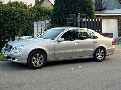 Mercedes E200