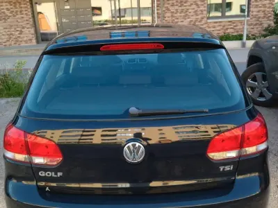 Gebraucht VW Golf VI 105 PS (77 kW) 2011 Schwarz Kleinwagen