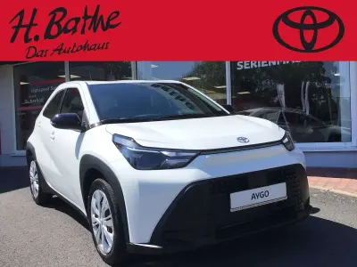 Gebraucht Toyota Aygo X PURE 116 PS (85 kW) 2026 Schneeweiß SUV