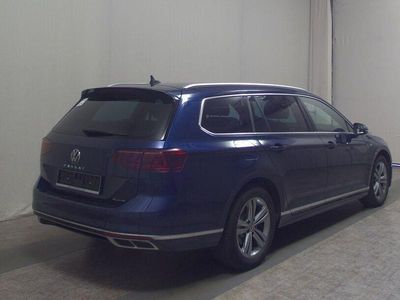 Usata VW Passat R-line 200 CV (147 kW) 2022 Blu Station wagon