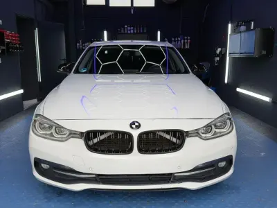 Gebraucht BMW 318 Sport Line 150 PS (110 kW) 2016 Weiß Limousine