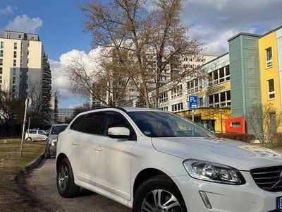 Gebraucht Volvo XC60 Momentum 181 PS (133 kW) 2015 Weiß SUV