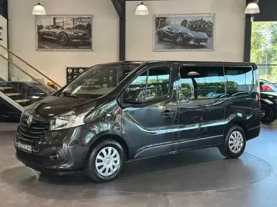 Gebraucht Renault Trafic Expression 125 PS (91 kW) 2017 Schwarz Van / Kleinbus