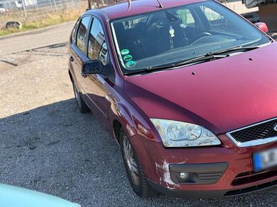 Gebraucht Ford Focus 85 PS (62 kW) 2005 Rot Kombi