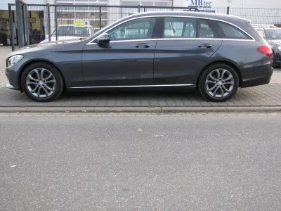 Gebraucht Mercedes C180 Avantgarde 156 PS (114 kW) 2015 Grau Limousine