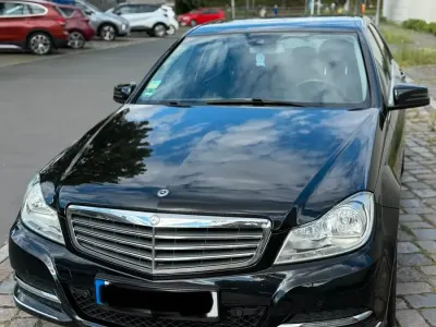 Gebraucht Mercedes C200 Elegance 184 PS (135 kW) 2013 Schwarz Limousine