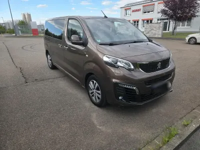 Gebraucht Peugeot Traveller Business-Line 177 PS (130 kW) 2019 Braun Van / Kleinbus