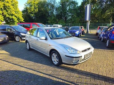 Gebraucht Ford Focus Ghia 101 PS (74 kW) 2003 Silber Limousine