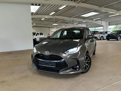 Gebraucht Toyota Yaris Club 125 PS (91 kW) 2021 Braun Kleinwagen