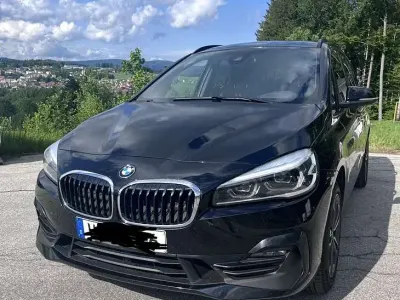 Gebraucht BMW 220 Gran Tourer Sport Line 190 PS (139 kW) 2022 Van / Kleinbus