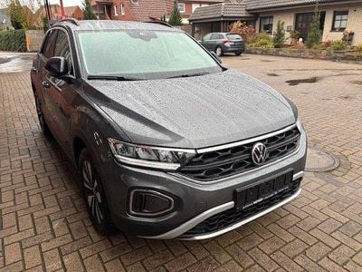 Nouă VW T-Roc Goal 150 CP (110 kW) 2025 Gri SUV