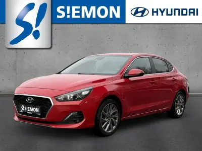 Używany Hyundai i30 Style 136 KM (100 kW) 2020 Czerwony Sedan/Limuzyna