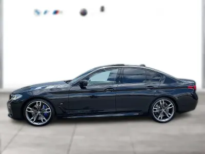Gebraucht BMW M550 530 PS (389 kW) 2023 Schwarz metallic Limousine