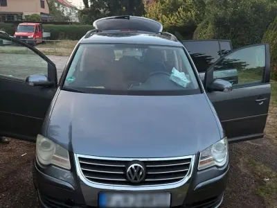 Gebraucht VW Touran 105 PS (77 kW) 2010 Silber Van / Kleinbus
