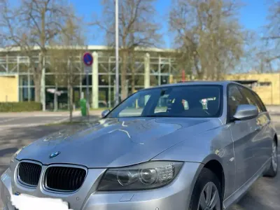 Gebraucht BMW 318 143 PS (105 kW) 2010 Silber Kombi