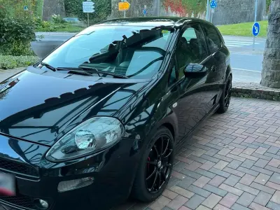 Gebraucht Fiat Punto Evo Sport 135 PS (99 kW) 2012 Schwarz Kleinwagen