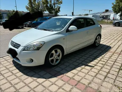 Gebraucht Kia ProCeed 116 PS (85 kW) 2009 Weiß Kleinwagen