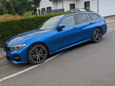 Gebraucht BMW 330 M Sport 258 PS (189 kW) 2020 Blau Kombi
