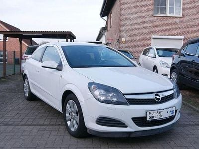Gebraucht Opel Astra GTC 116 PS (85 kW) 2010 Astra weiß (metallic) Limousine
