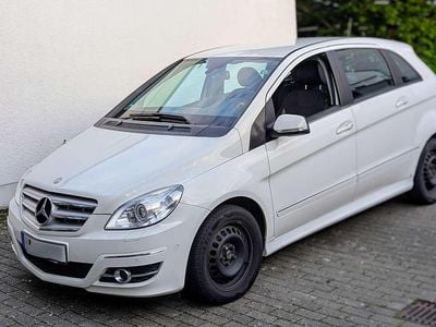 Mercedes B200