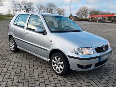 Gebraucht VW Polo 60 PS (44 kW) 2000 Silber Kleinwagen