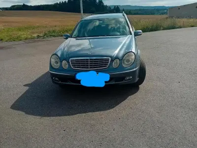 Gebraucht Mercedes E220 149 PS (109 kW) 2004 Blau Kombi